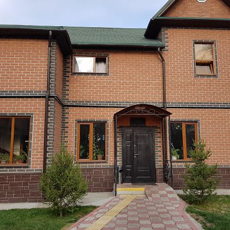 Mini Hotel Leila Almati Kültér fotó